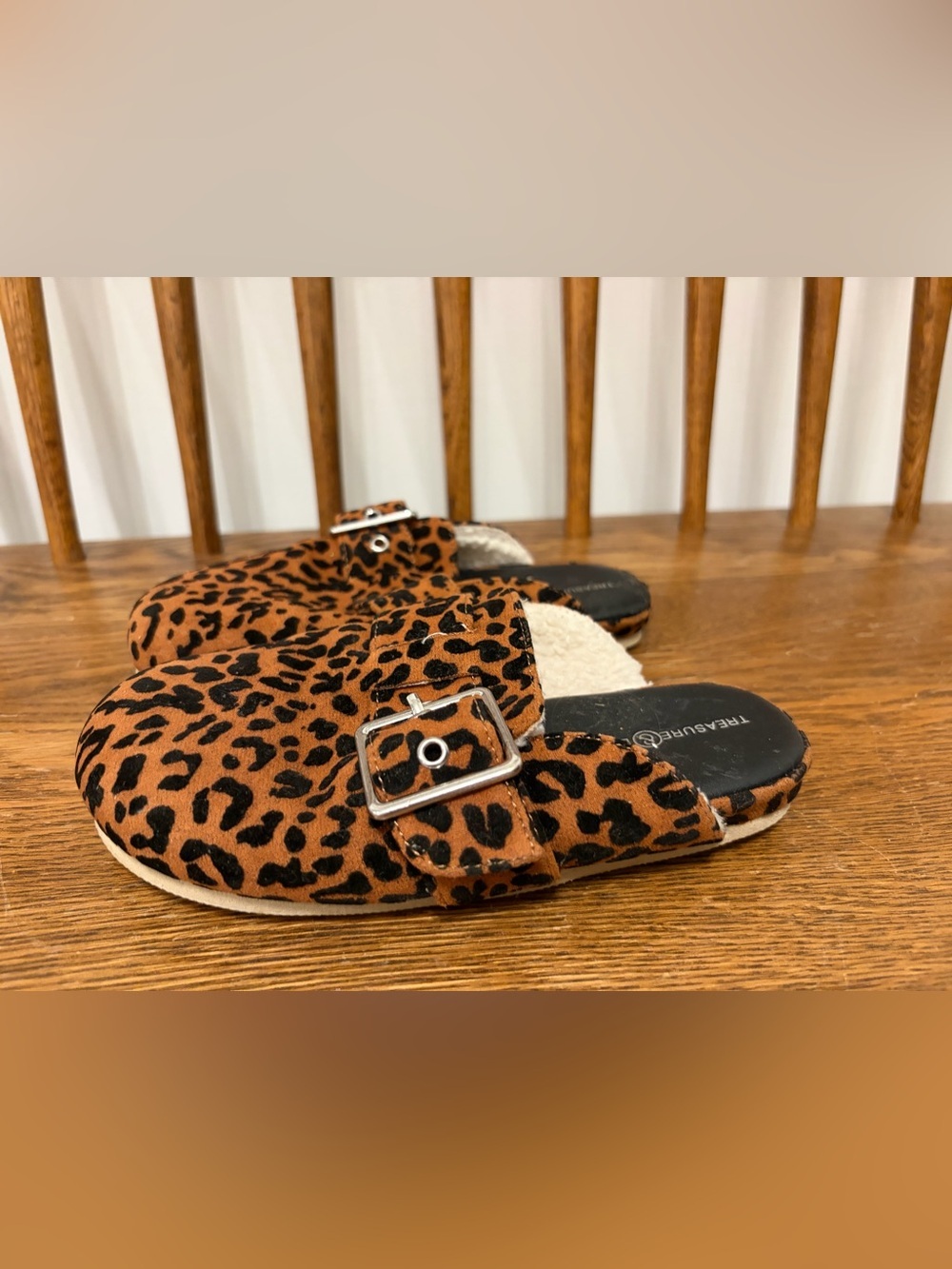 Treasure & Bond Mollie Faux Fur Lined Leopard Clogs Mules Size 13M